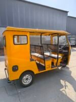 Upgrade 200cc three-row gasoline tuktuk - Image 9