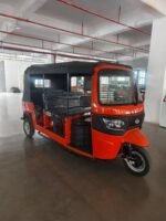 Three-row electric tuktuk - Image 2